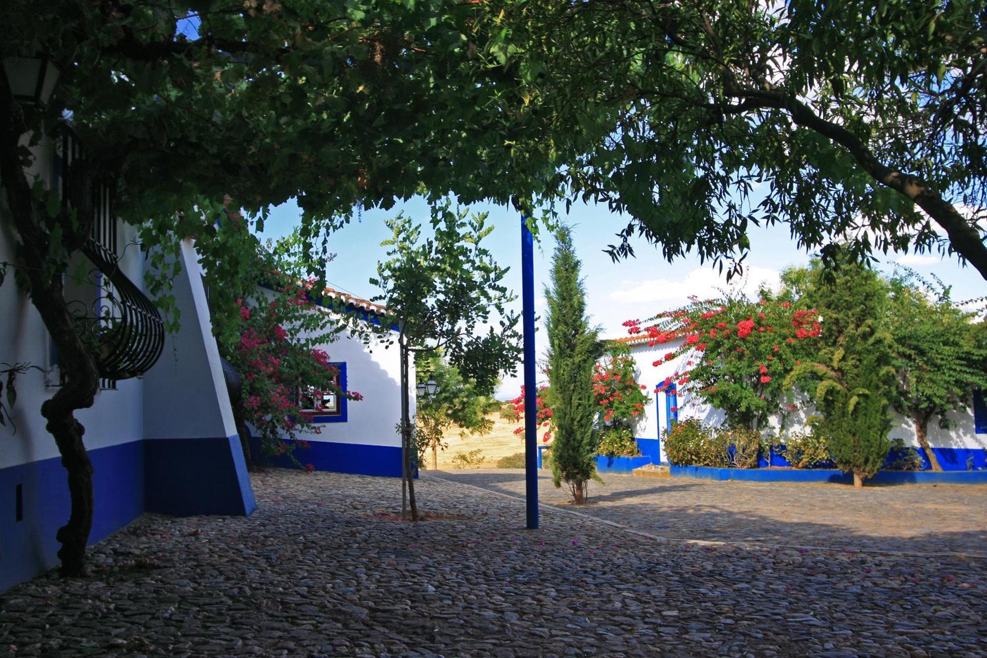 Vale Do Manantio Hotel Moura Exterior photo